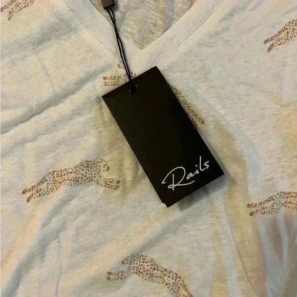 NWT Rails Cara Linen Jersey V Neck Tee Shirt Golden Cheetah White M - Picture 8 of 8